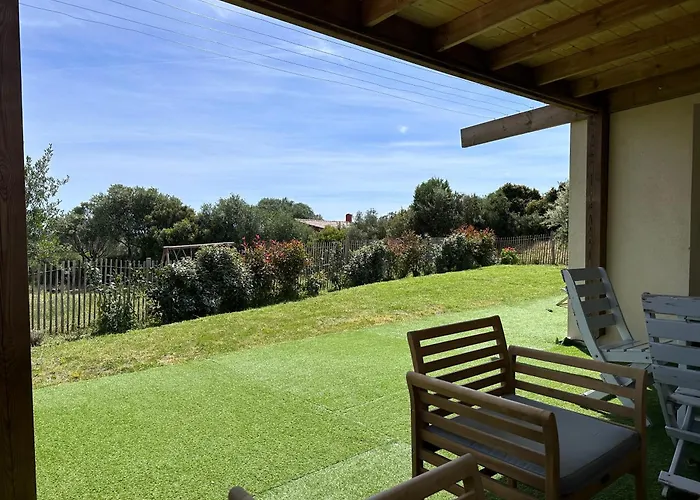 La Poudriere - Grand Avec Jardin Prive Au Calme, Figari (Corsica)
